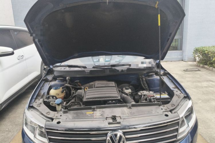 Used Volkswagen Gran Lavida 2015 1.6L Automatic Comfort Edition Engine Bay