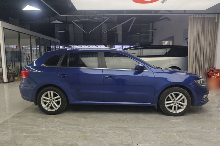 Used Volkswagen Gran Lavida 2015 1.6L Automatic Comfort Edition Exterior 2
