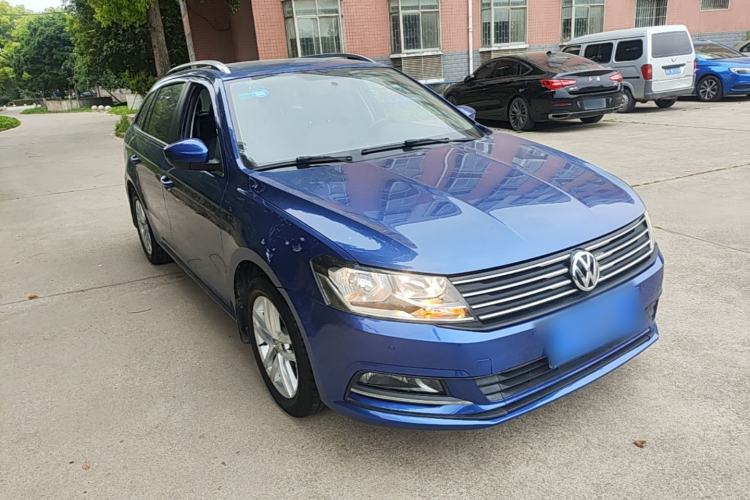 Used Volkswagen Gran Lavida 2015 1.6L Automatic Comfort Edition Front Right 45 Deg