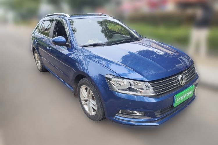 Used Volkswagen Gran Lavida 2015 1.6L Automatic Comfort Edition Front Right 45 Deg