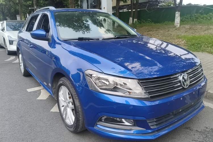 Used Volkswagen Gran Lavida 2015 230TSI DSG Comfort Edition Front Right 45 Deg