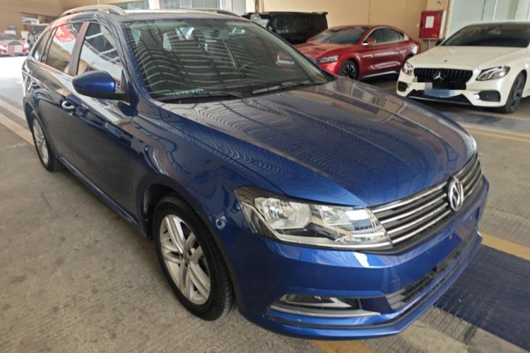 Used Volkswagen Gran Lavida 2015 230TSI DSG Comfort Edition Front Right 45 Deg