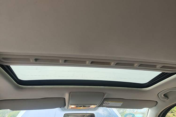Used Volkswagen Gran Lavida 2015 1.6L Automatic Comfort Edition Headliner