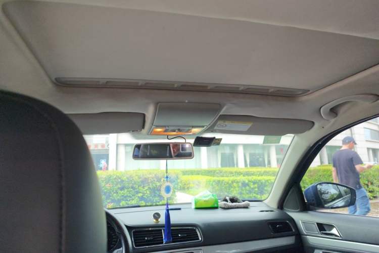 Used Volkswagen Gran Lavida 2015 1.6L Automatic Comfort Edition Headliner