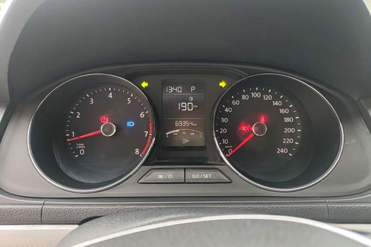 Used Volkswagen Gran Lavida 2015 1.6L Automatic Comfort Edition Instrument Cluster
