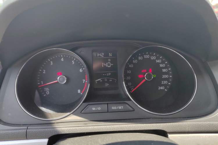 Used Volkswagen Gran Lavida 2015 1.6L Automatic Comfort Edition Instrument Cluster