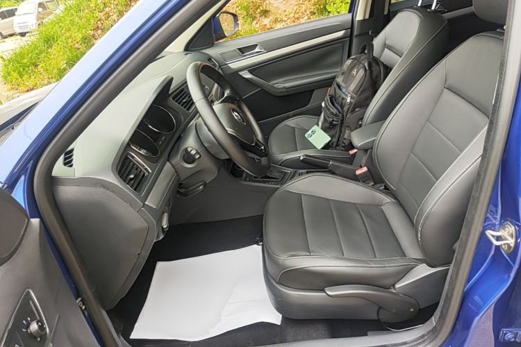 Used Volkswagen Gran Lavida 2015 1.6L Automatic Comfort Edition Left Front Seat