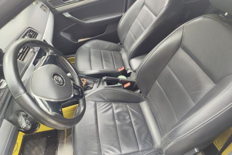 Used Volkswagen Gran Lavida 2015 1.6L Automatic Comfort Edition Left Front Seat