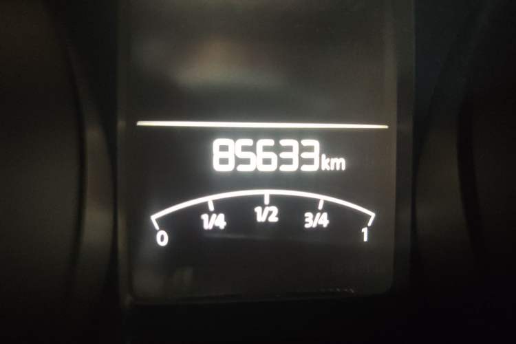 Used Volkswagen Gran Lavida 2015 1.6L Automatic Comfort Edition Odometer Close Up