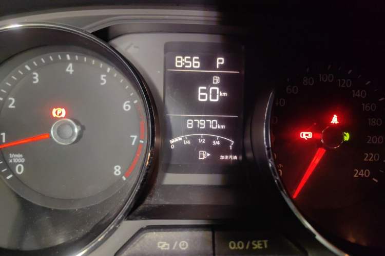 Used Volkswagen Gran Lavida 2015 1.6L Automatic Comfort Edition Odometer Close Up