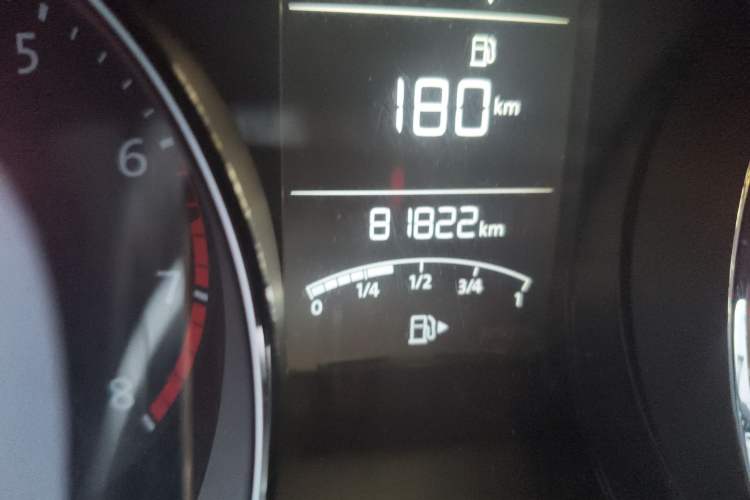 Used Volkswagen Gran Lavida 2015 1.6L Automatic Comfort Edition Odometer Close Up