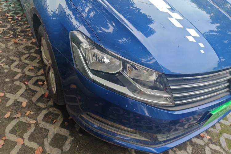 Used Volkswagen Gran Lavida 2015 230TSI DSG Comfort Edition Right Front Headlight