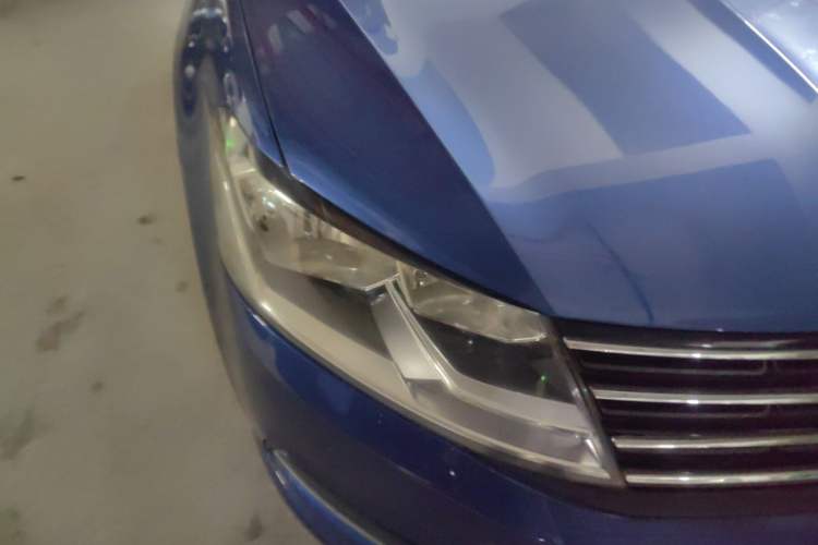 Used Volkswagen Gran Lavida 2015 1.6L Automatic Comfort Edition Right Front Headlight