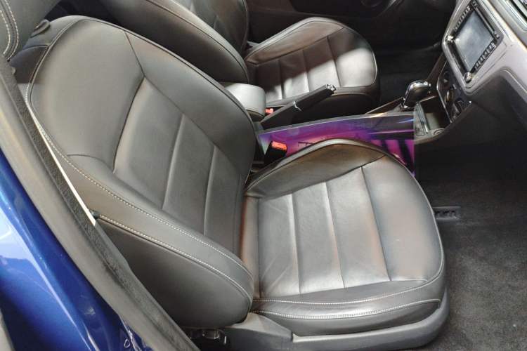 Used Volkswagen Gran Lavida 2015 230TSI DSG Comfort Edition Right Front Seat