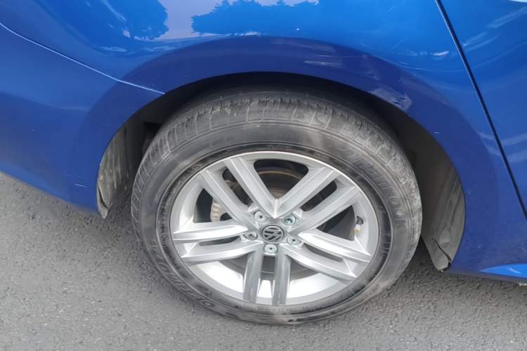 Used Volkswagen Gran Lavida 2015 230TSI DSG Comfort Edition Right Rear Wheel Hub