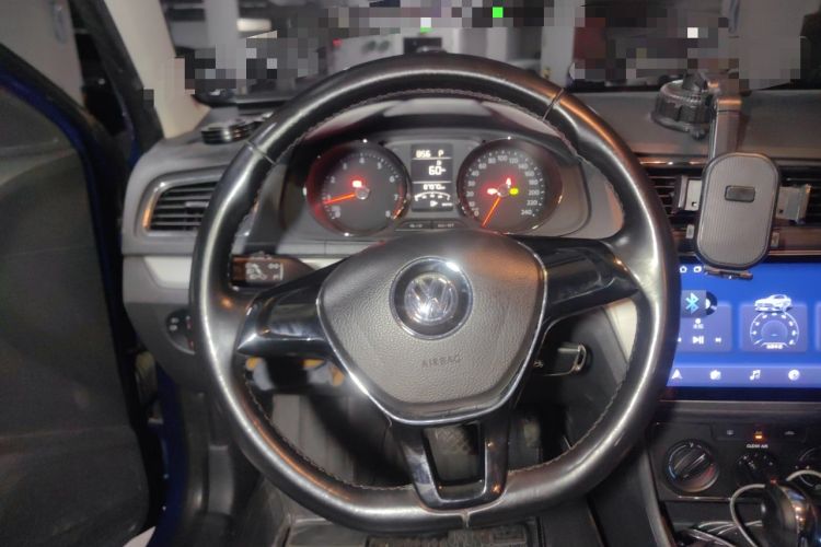 Used Volkswagen Gran Lavida 2015 1.6L Automatic Comfort Edition Steering Wheel