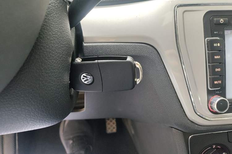 Used Volkswagen Gran Lavida 2015 1.6L Automatic Comfort Edition Vehicle Key