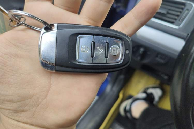 Used Volkswagen Gran Lavida 2015 1.6L Automatic Comfort Edition Vehicle Key