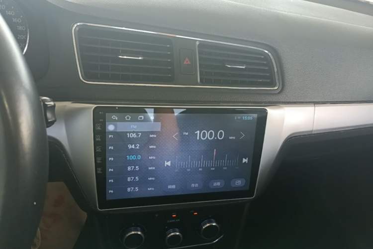 Used Volkswagen Gran Lavida 2015 1.6L Automatic Comfort Edition Audio And AC Panel