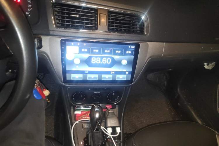 Used Volkswagen Gran Lavida 2015 230TSI DSG Comfort Edition Audio And AC Panel
