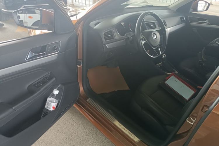 Used Volkswagen Gran Lavida 2015 1.6L Automatic Comfort Edition Driver Seat