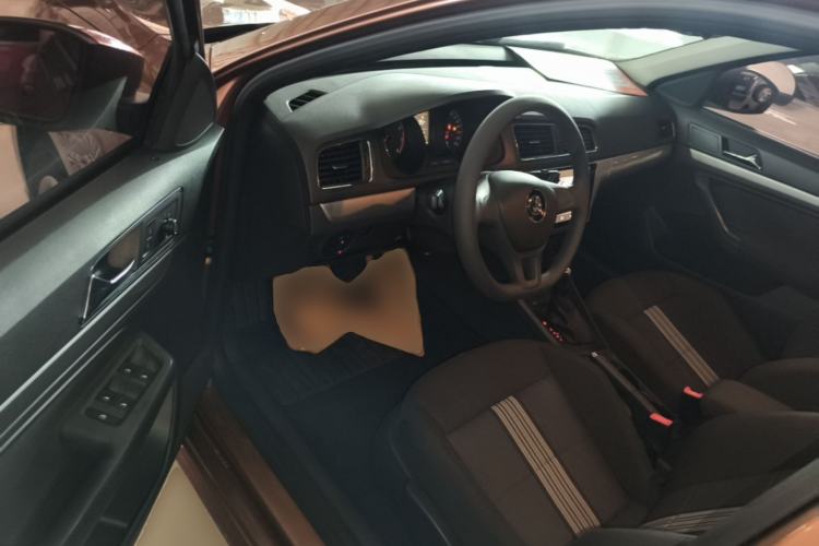 Used Volkswagen Gran Lavida 2015 1.6L Automatic Fashion Edition Driver Seat