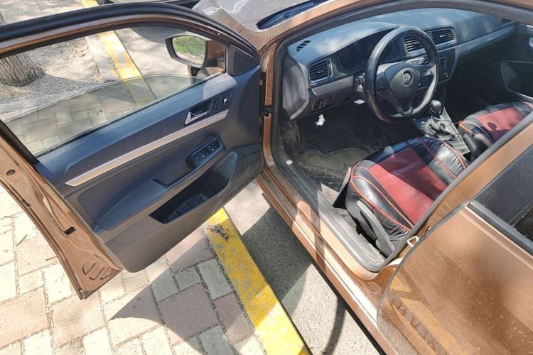 Used Volkswagen Gran Lavida 2015 1.6L Automatic Fashion Edition Driver Seat