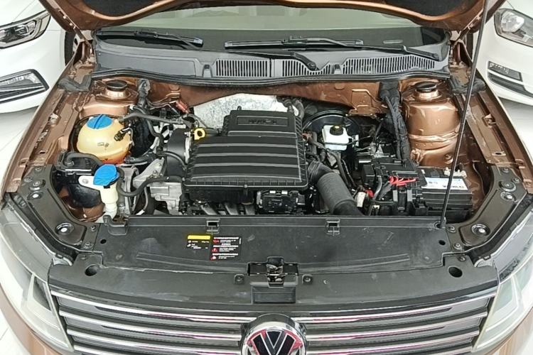 Used Volkswagen Gran Lavida 2015 1.6L Automatic Comfort Edition Engine Bay