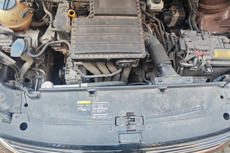 Used Volkswagen Gran Lavida 2015 1.6L Automatic Comfort Edition Engine Bay