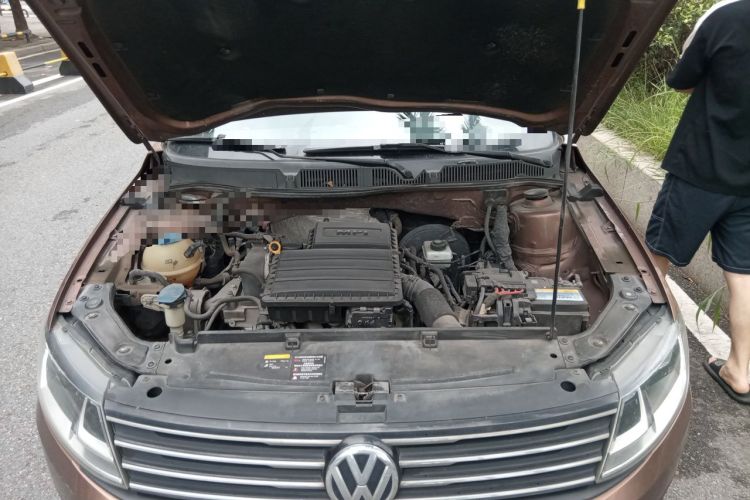 Used Volkswagen Gran Lavida 2015 1.6L Automatic Comfort Edition Engine Bay