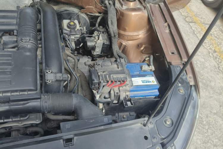 Used Volkswagen Gran Lavida 2015 230TSI DSG Comfort Edition Engine Bay Left