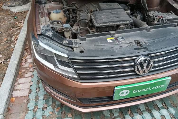 Used Volkswagen Gran Lavida 2015 1.6L Automatic Comfort Edition Engine Bay Right