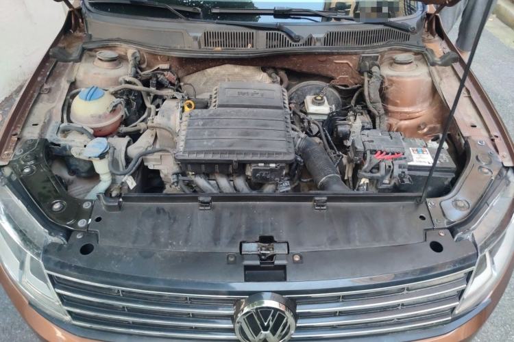 Used Volkswagen Gran Lavida 2015 1.6L Automatic Comfort Edition Engine Bay