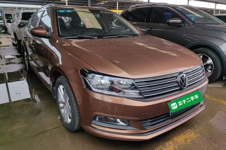 Used Volkswagen Gran Lavida 2015 1.6L Automatic Comfort Edition Exterior 1