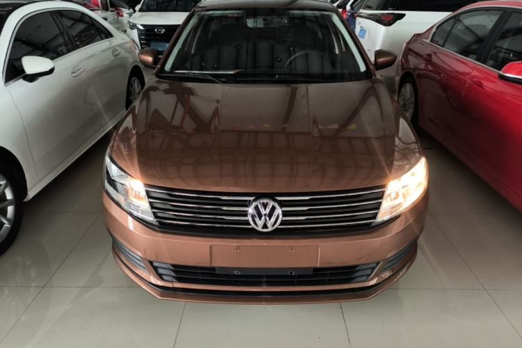 Used Volkswagen Gran Lavida 2015 1.6L Automatic Fashion Edition Front