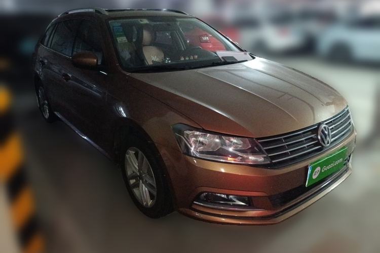 Used Volkswagen Gran Lavida 2015 1.6L Automatic Comfort Edition Front Right 45 Deg