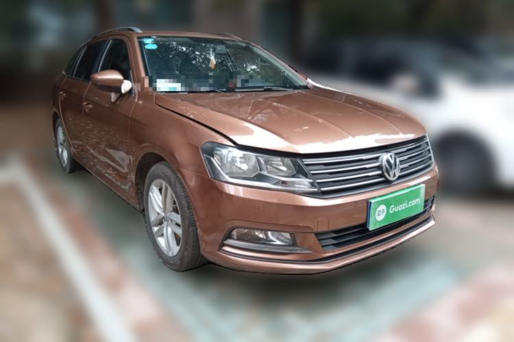 Used Volkswagen Gran Lavida 2015 1.6L Automatic Comfort Edition Front Right 45 Deg
