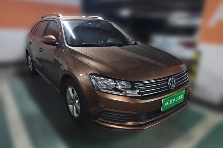 Used Volkswagen Gran Lavida 2015 1.6L Automatic Fashion Edition Front Right 45 Deg