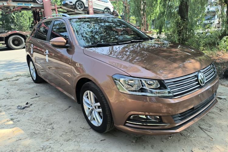 Used Volkswagen Gran Lavida 2015 1.6L Automatic Comfort Edition Front Right 45 Deg