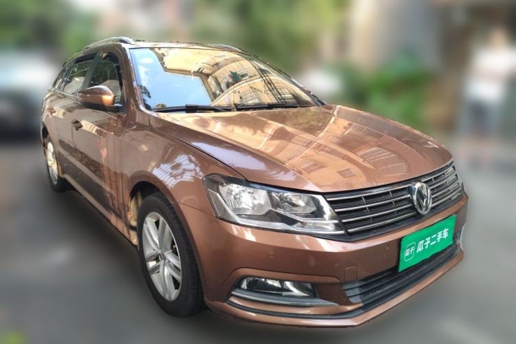 Used Volkswagen Gran Lavida 2015 1.6L Automatic Comfort Edition Front Right 45 Deg