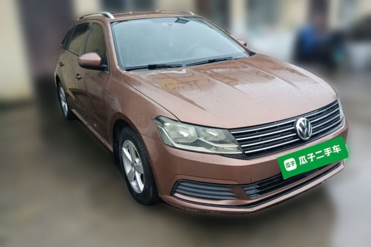 Used Volkswagen Gran Lavida 2015 1.6L Automatic Fashion Edition Front Right 45 Deg