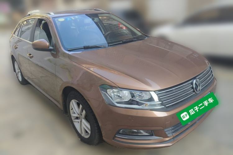 Used Volkswagen Gran Lavida 2015 230TSI DSG Comfort Edition Front Right 45 Deg