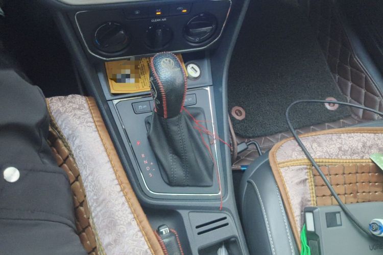 Used Volkswagen Gran Lavida 2015 230TSI DSG Comfort Edition Gear Lever