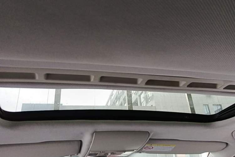 Used Volkswagen Gran Lavida 2015 1.6L Automatic Comfort Edition Headliner