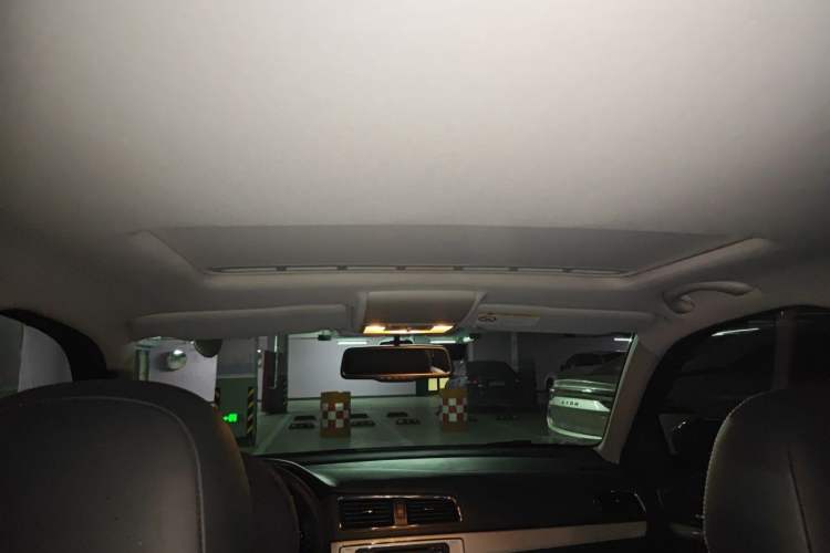 Used Volkswagen Gran Lavida 2015 1.6L Automatic Comfort Edition Headliner