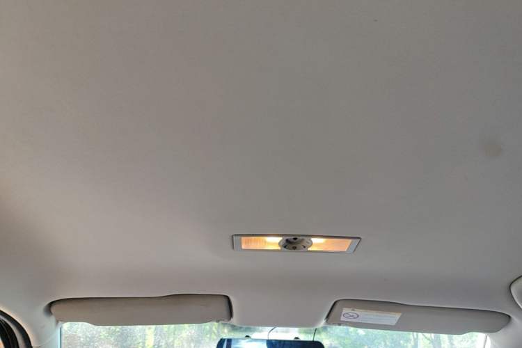 Used Volkswagen Gran Lavida 2015 1.6L Automatic Fashion Edition Headliner