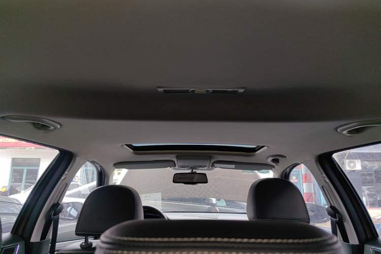 Used Volkswagen Gran Lavida 2015 1.6L Automatic Comfort Edition Headliner