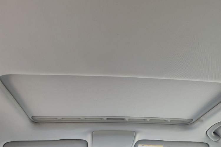 Used Volkswagen Gran Lavida 2015 1.6L Automatic Comfort Edition Headliner