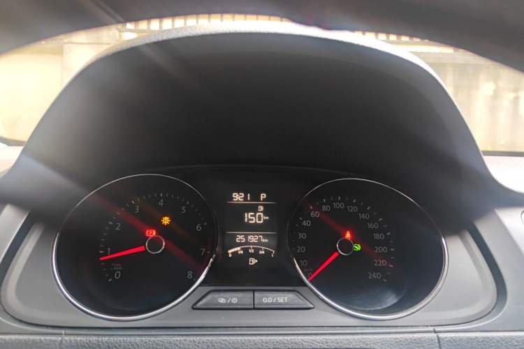 Used Volkswagen Gran Lavida 2015 1.6L Automatic Comfort Edition Instrument Cluster