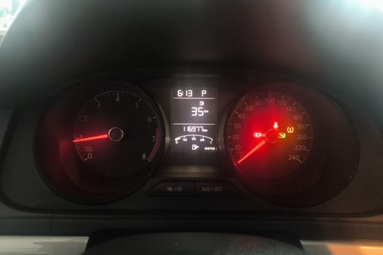 Used Volkswagen Gran Lavida 2015 1.6L Automatic Fashion Edition Instrument Cluster